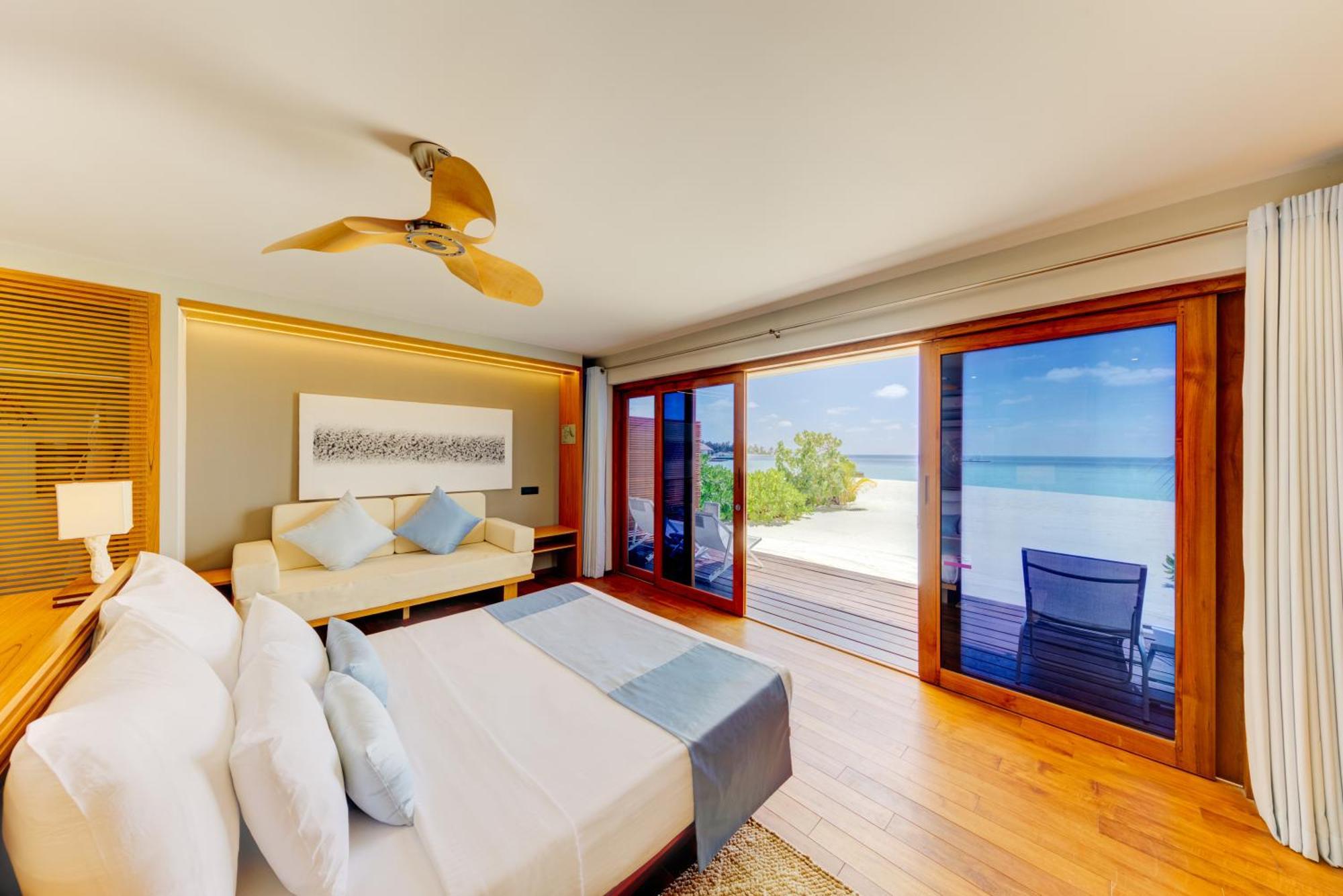 Resort Cinnamon Velifushi Maldives 5*