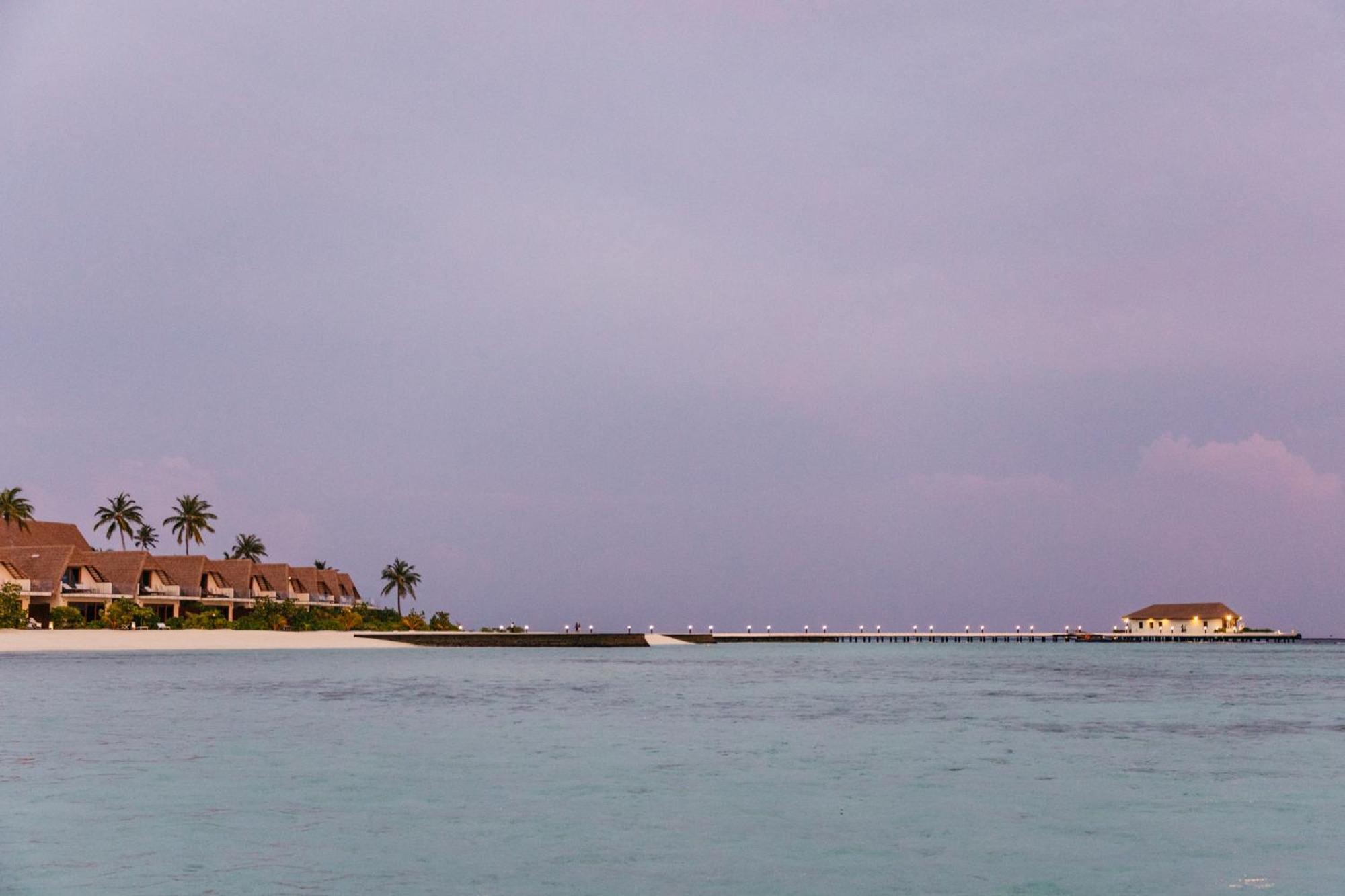 Resort Cinnamon Velifushi Maldives Aarah Island