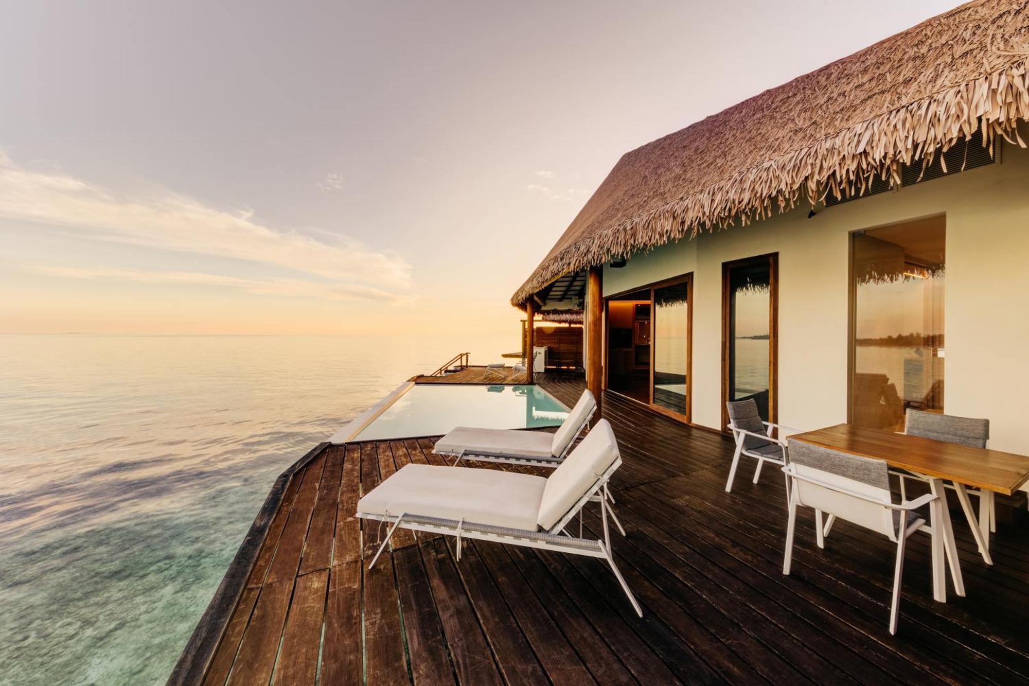 Cinnamon Velifushi Maldives Resort 5*
