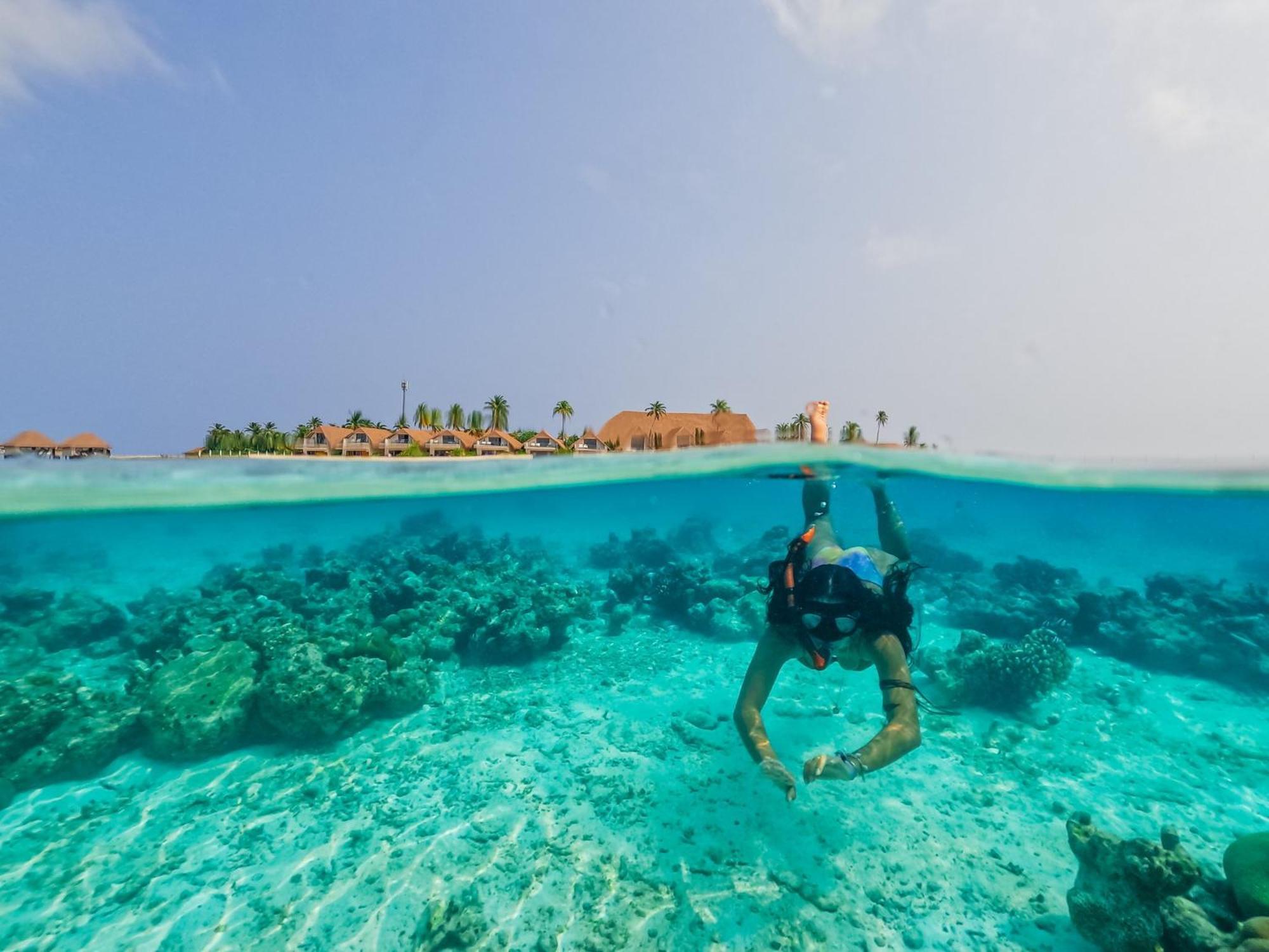 Resort Cinnamon Velifushi Maldives Aarah Island