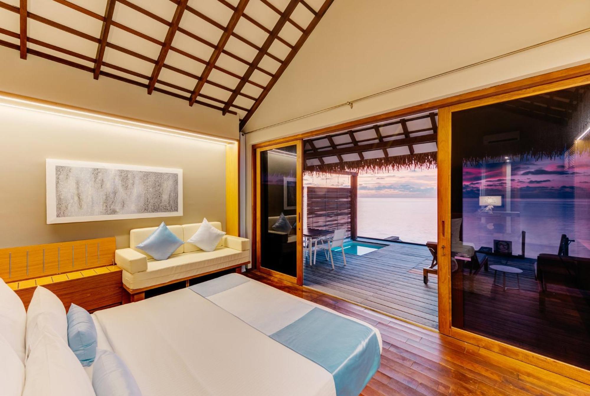 Cinnamon Velifushi Maldives Resort 5*