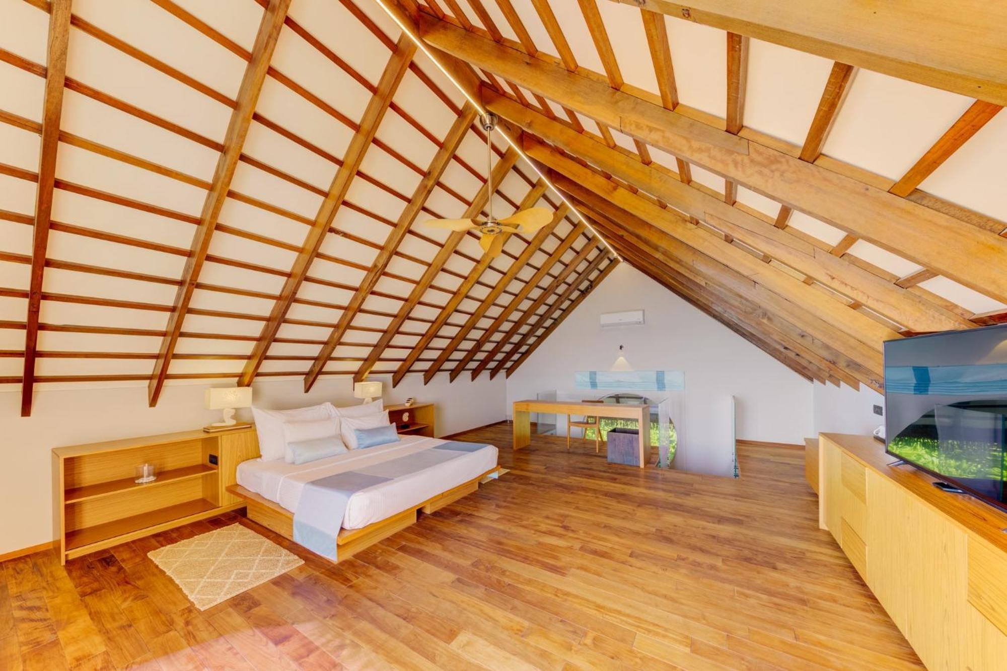 Resort Cinnamon Velifushi Maldives Aarah Island