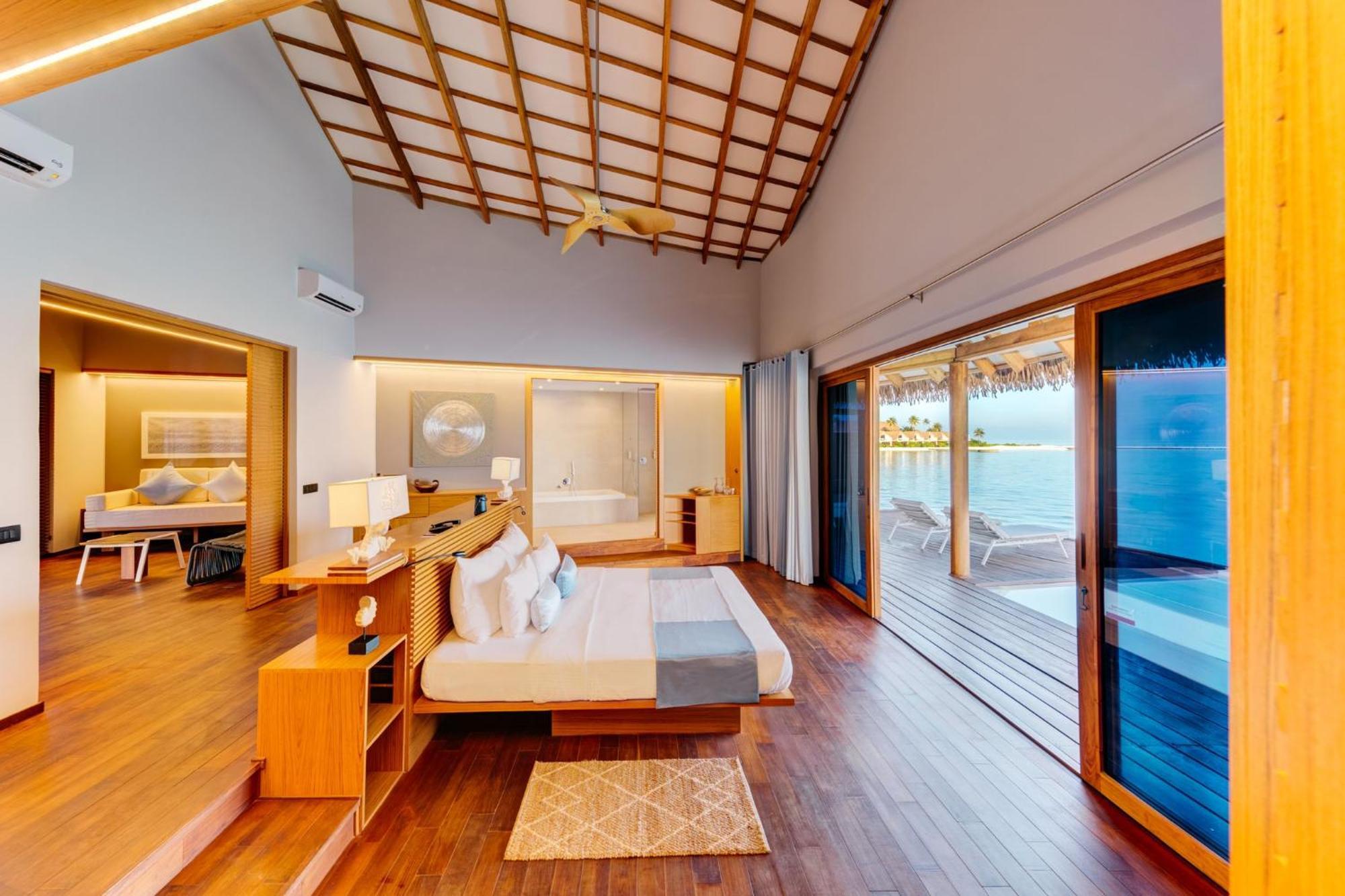 Resort Cinnamon Velifushi Maldives
