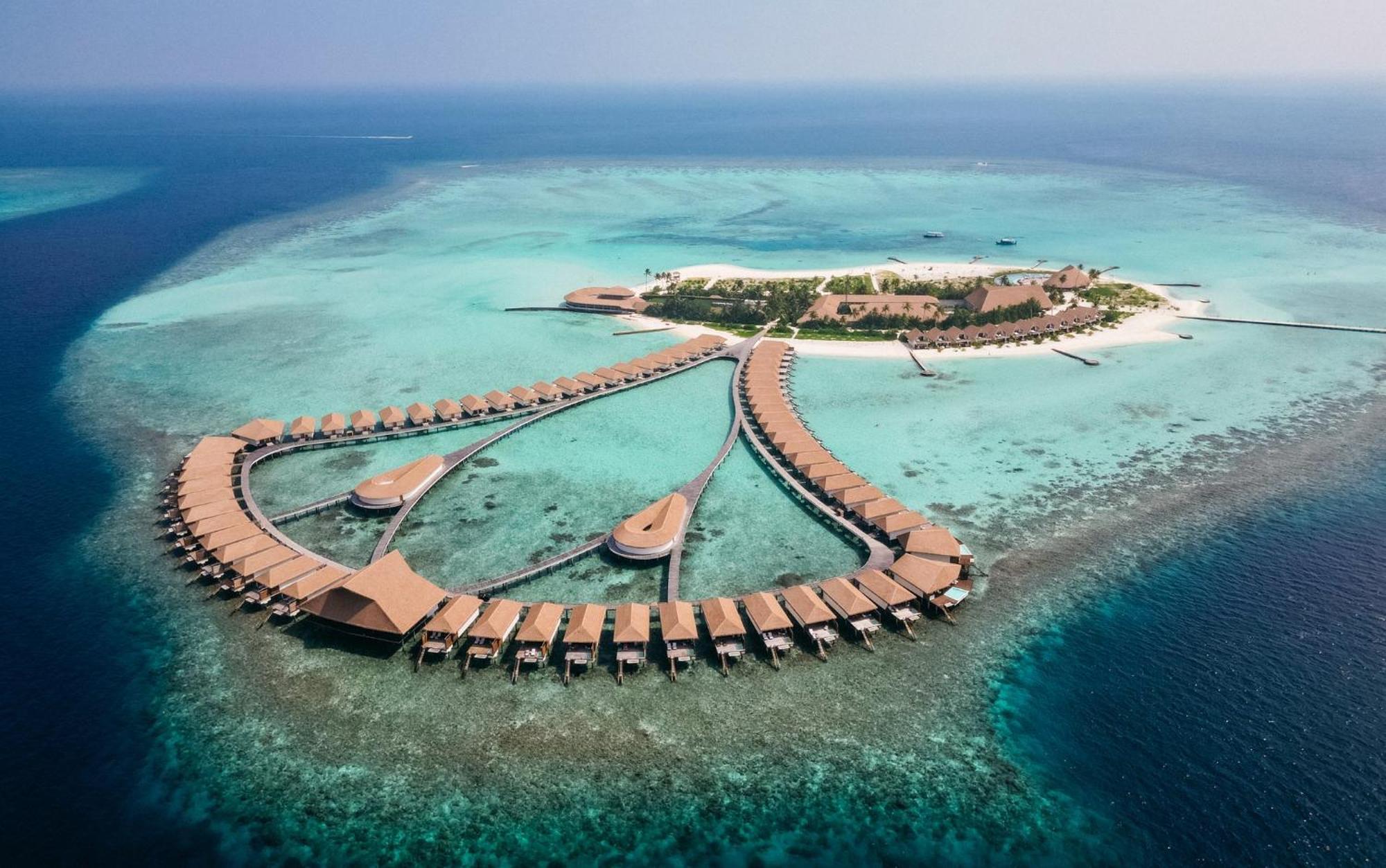 Resort Cinnamon Velifushi Maldives 5*
