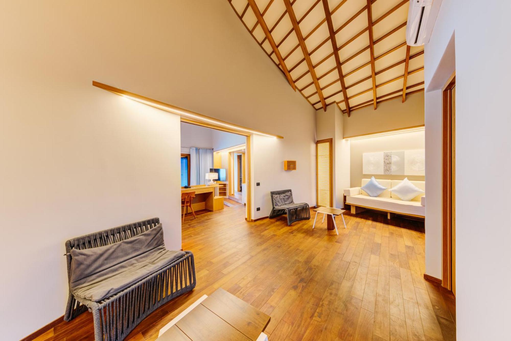 Cinnamon Velifushi Maldives Resort 5*
