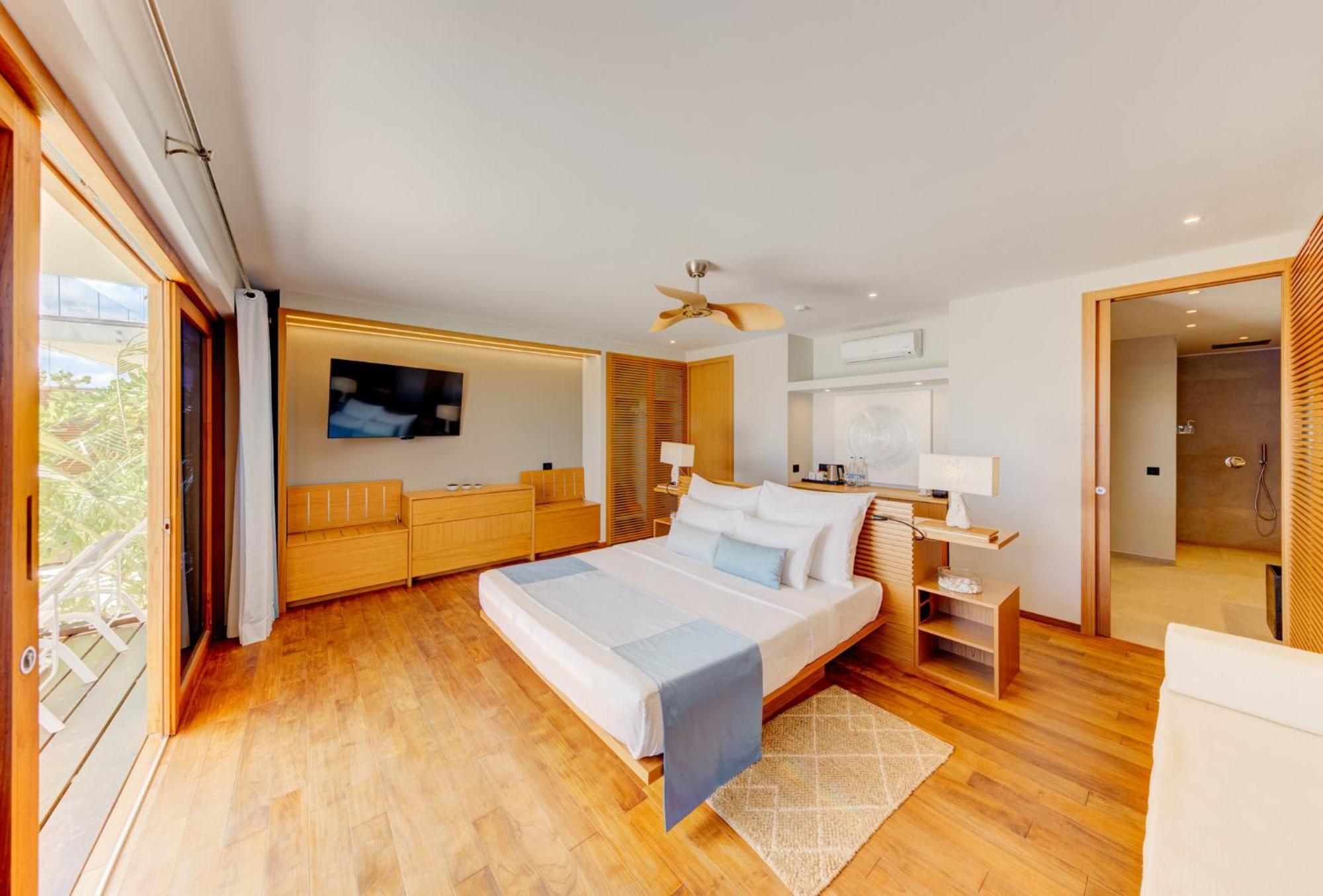 Cinnamon Velifushi Maldives Resort Aarah Island