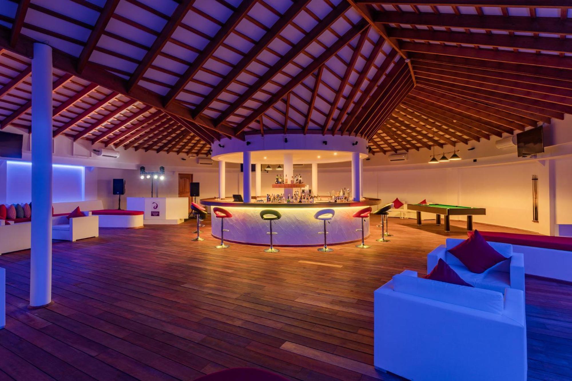 Cinnamon Velifushi Maldives Aarah Island
