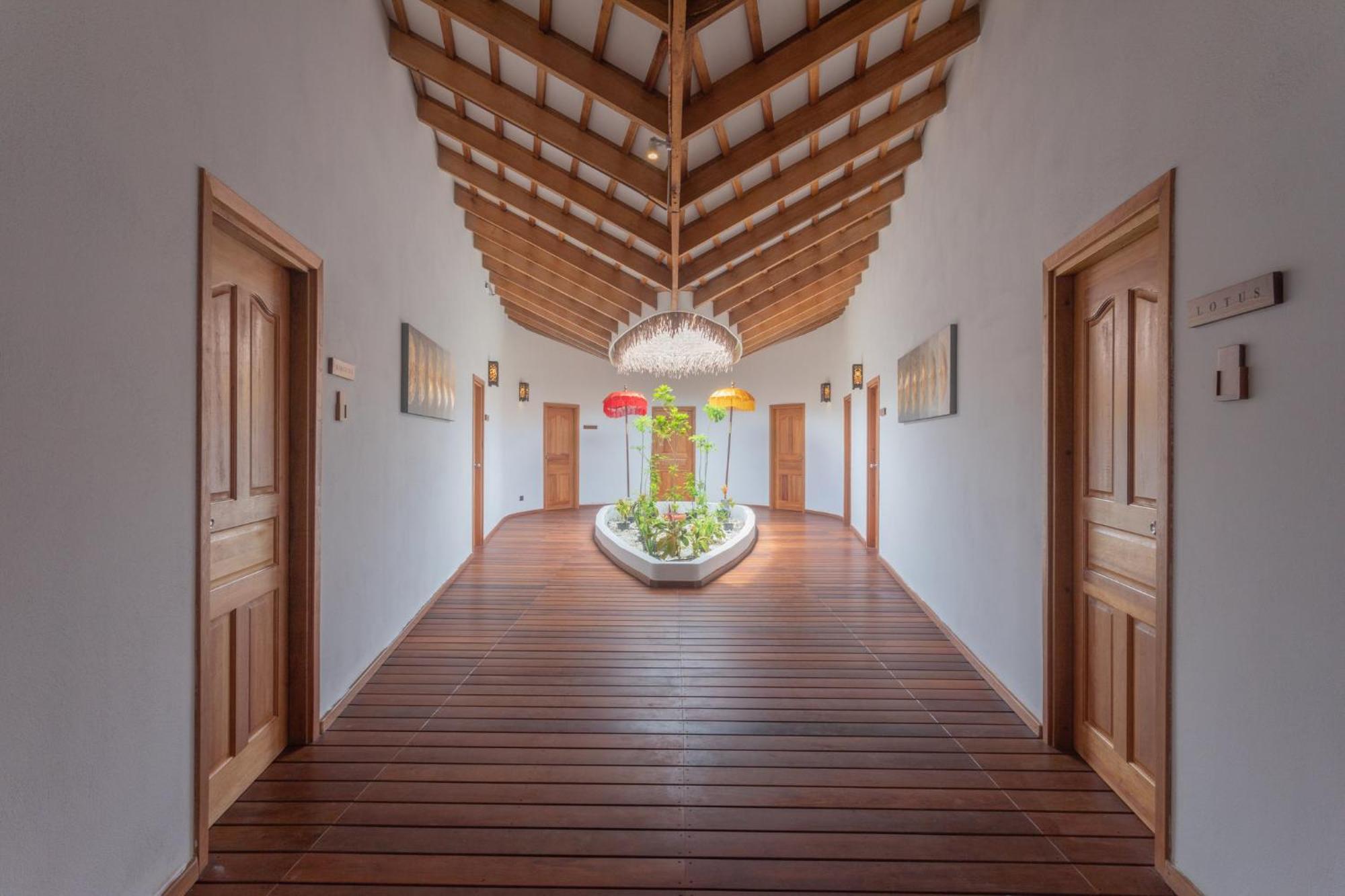 Cinnamon Velifushi Maldives Resort Aarah Island